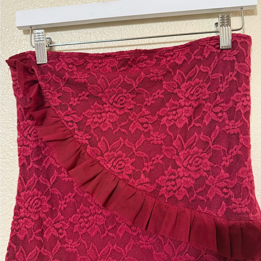 More To Come Xandra Red Lace Ruffle Stretch Midi Strapless Dress size medium - Picture 7 of 9